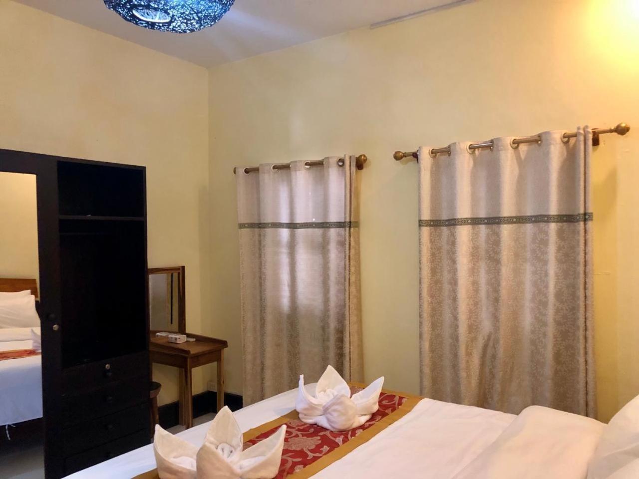 Meet Sunset Hostel Luangprabang Esterno foto