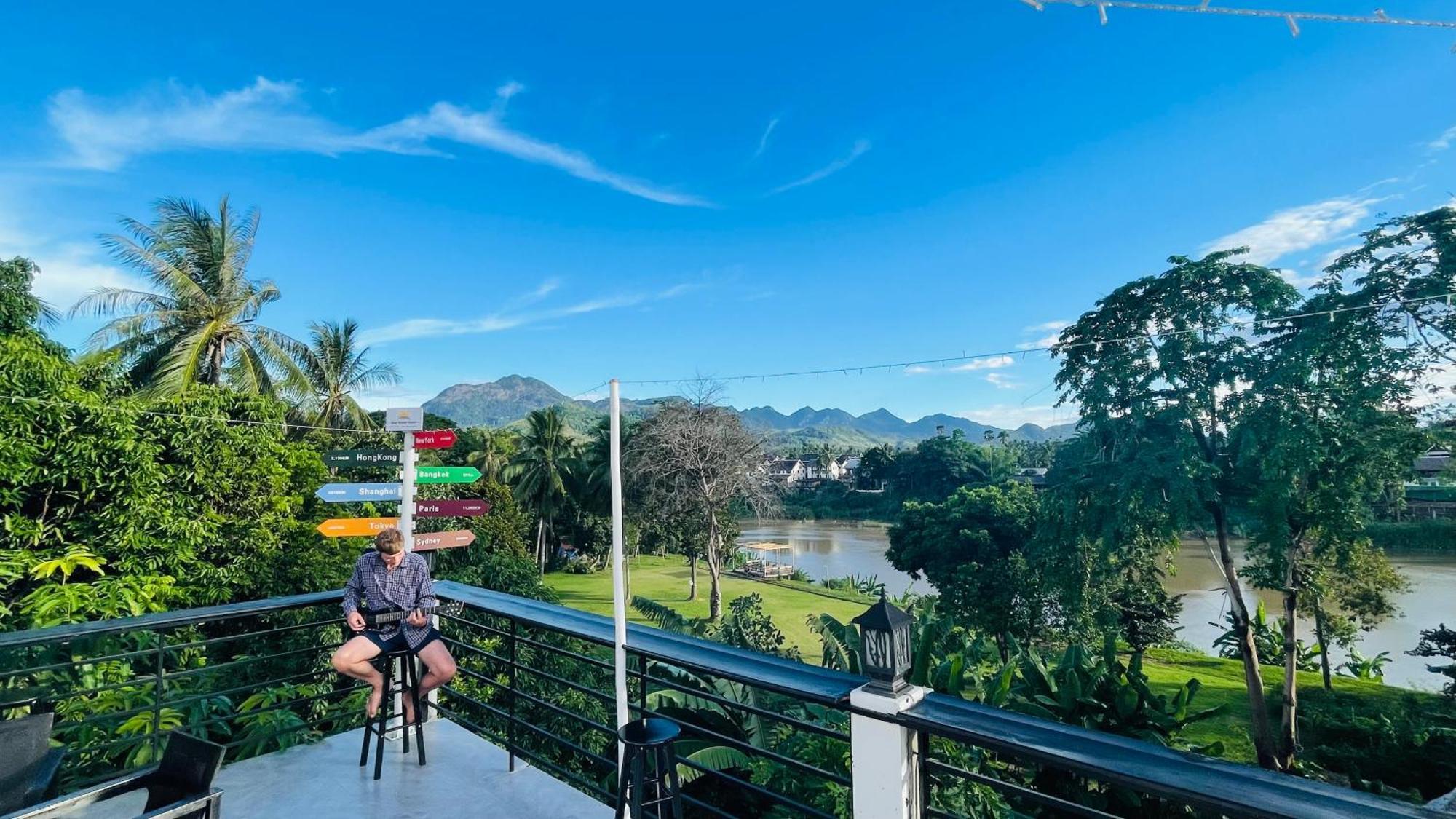 Meet Sunset Hostel Luangprabang Esterno foto